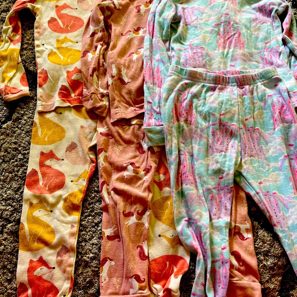 Bundle of girls 2T pajamas. Fox, unicorn, palace print.